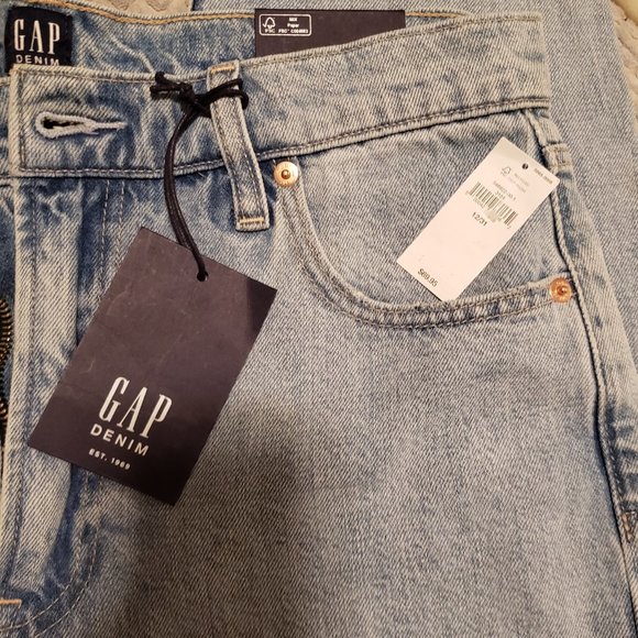 GAP Sky High Rise Mom Jeans, NWT - Picture 9 of 13
